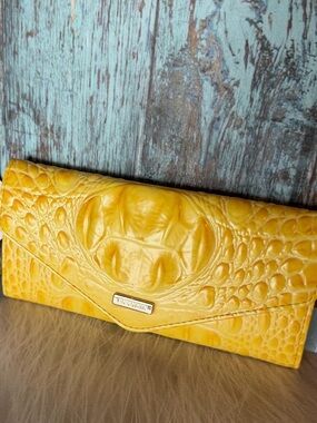 Brahmin Veronica Buttercup Yellow Wallet  Melbourne Genuine NWT PRETTY EYE! FIRM